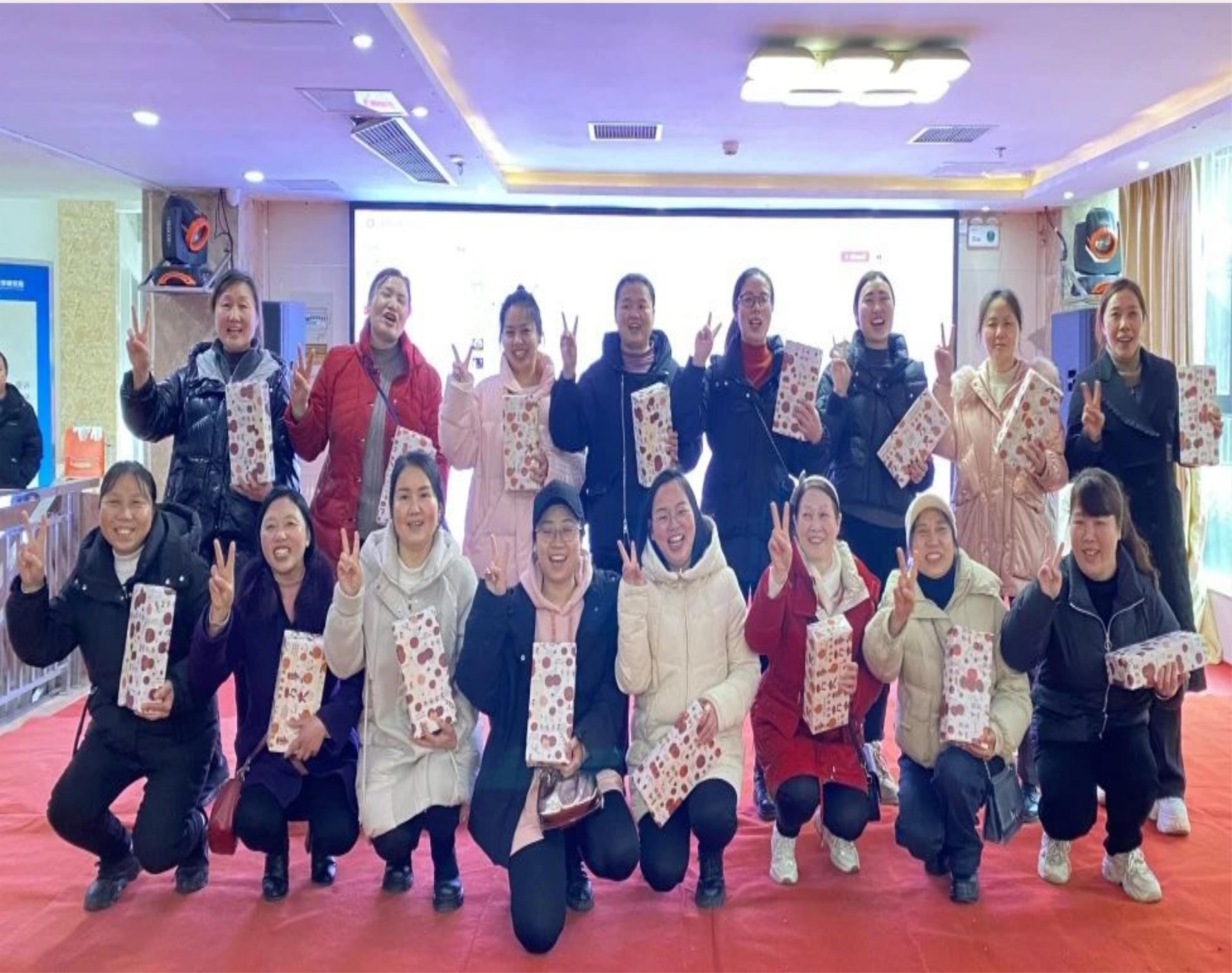 百年集团共庆“三八”女神节，演绎女性